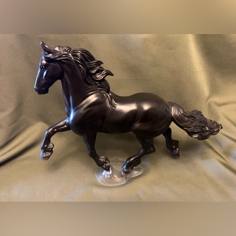 Breyer Traditional New Friesian Goffert